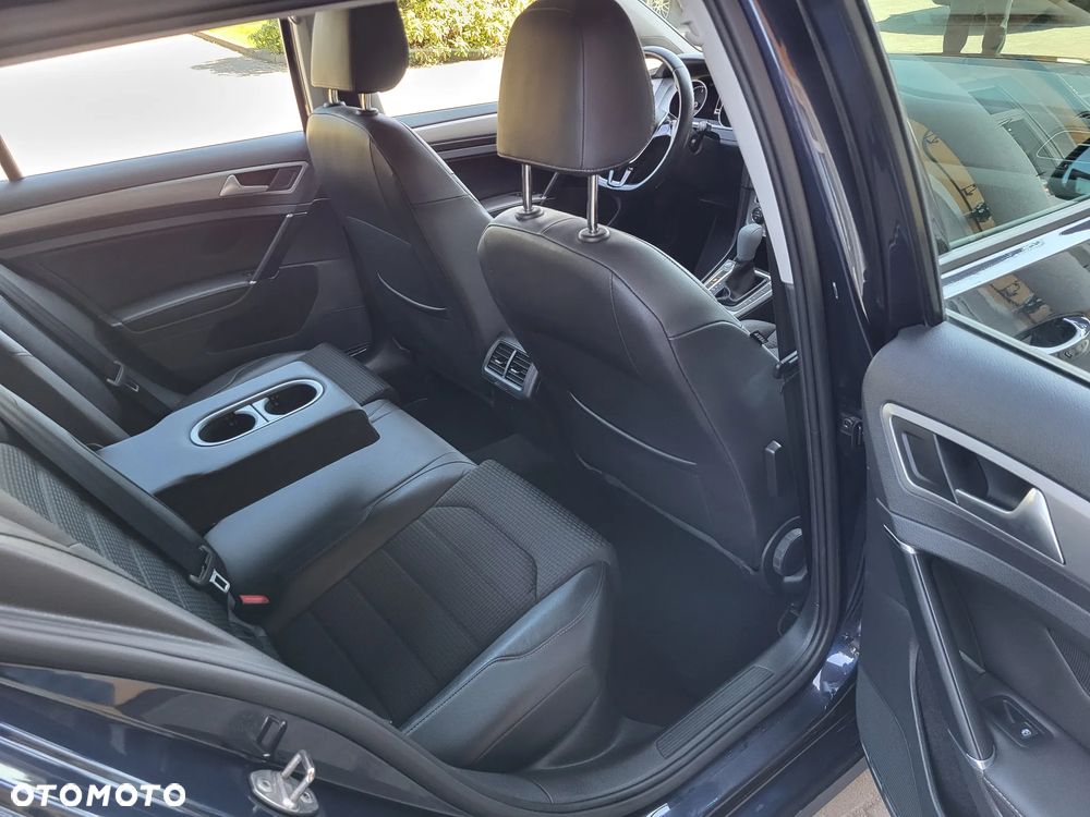 Volkswagen Golf - 29