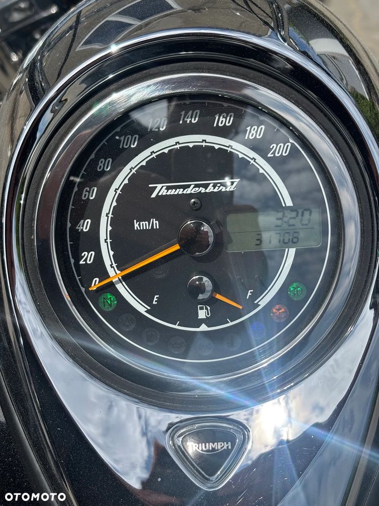 Triumph Thunderbird - 2