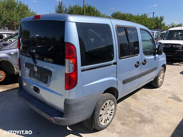 Dezmembrez Fiat Doblo an 2008 1.3 Multijet - 3