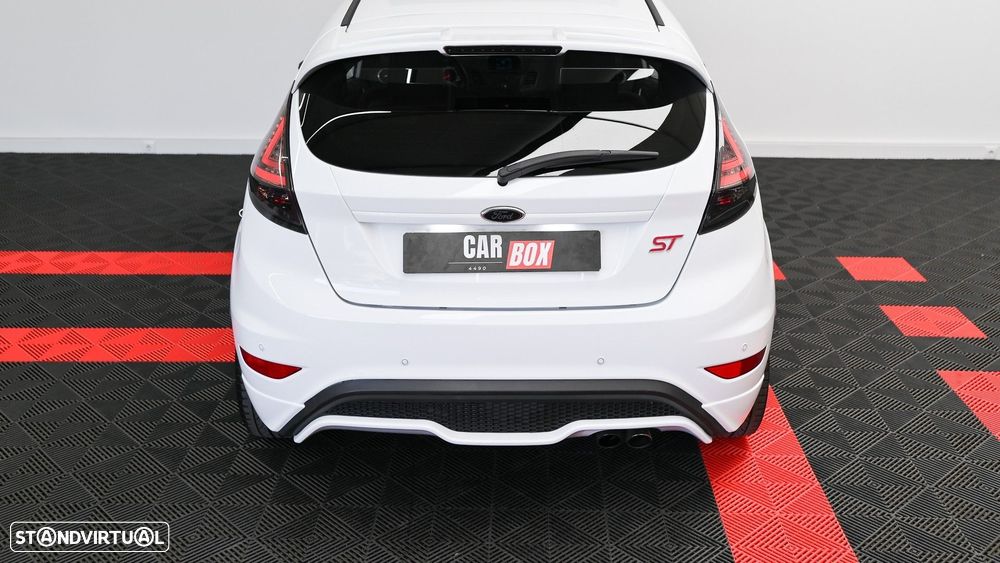 Ford Fiesta 1.6 EcoBoost ST - 24