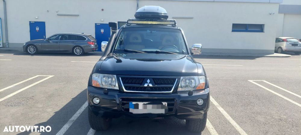 Mitsubishi Pajero - 18