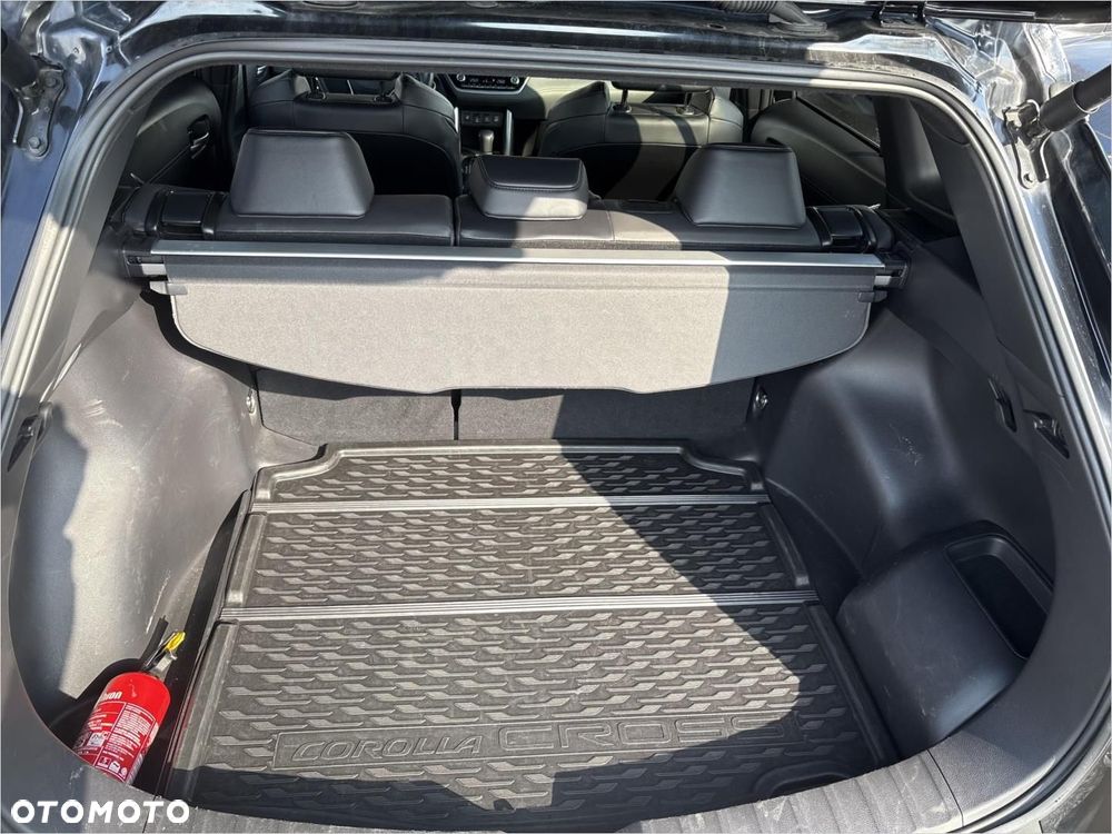 Toyota Corolla Cross 2.0 Hybrid Premiere Edition - 17