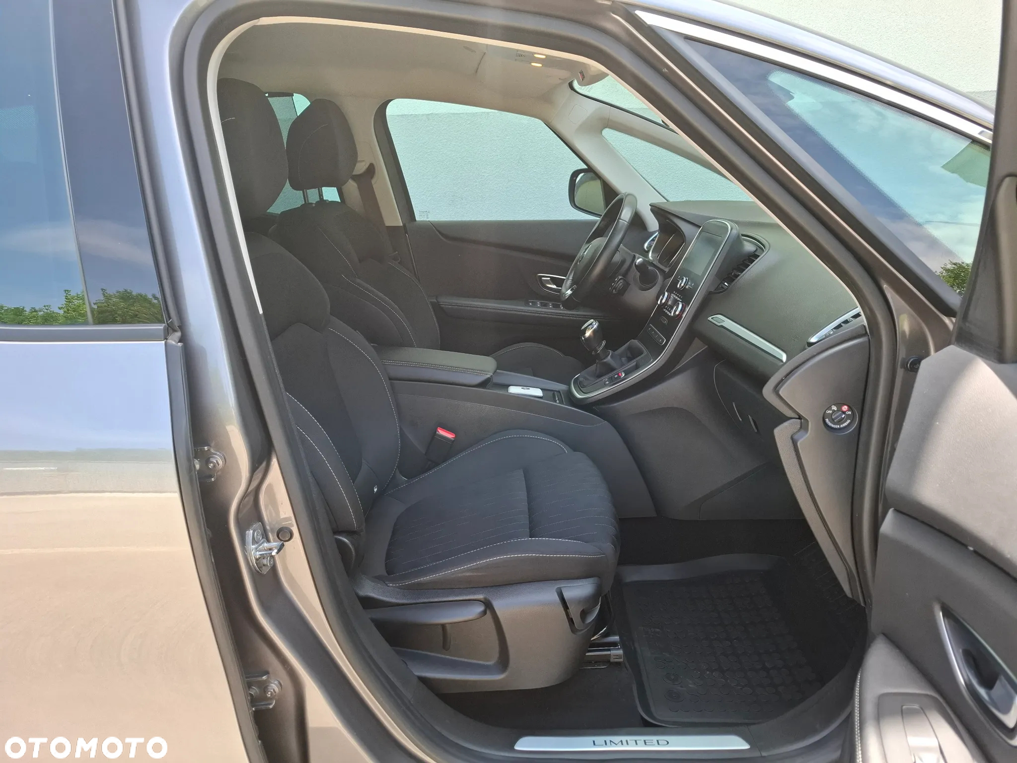 Renault Scenic ENERGY TCe 140 LIMITED - 32