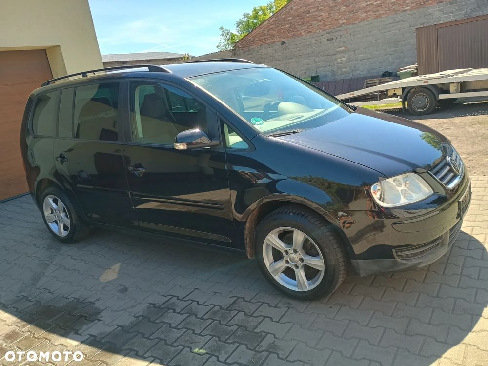 Volkswagen Touran - 4
