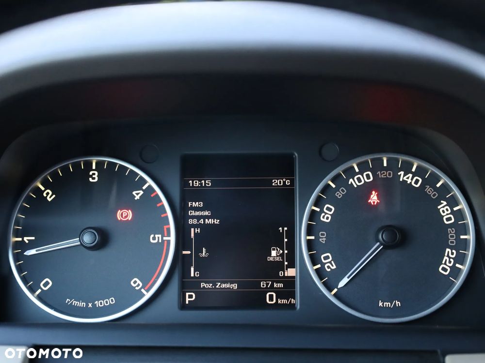 Land Rover Discovery IV 3.0 SD V6 HSE - 28