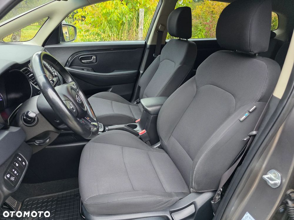 Kia Carens - 21