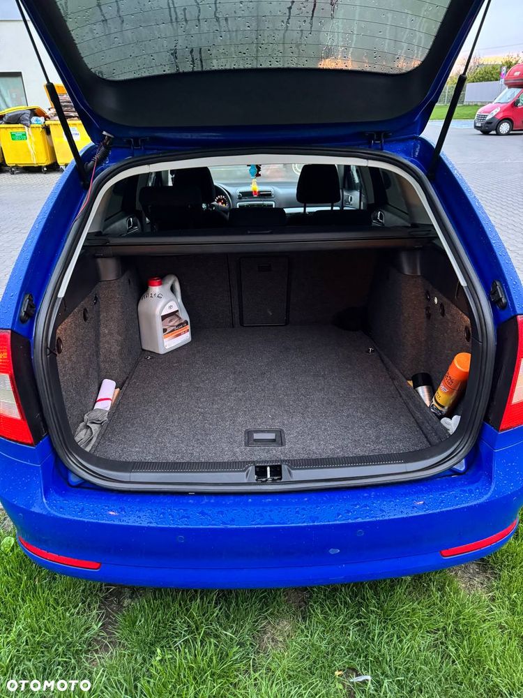 Skoda Octavia 1.6 Ambiente - 5