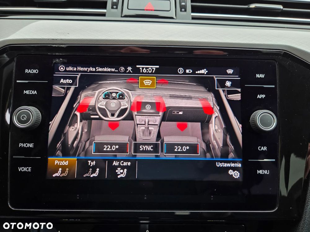 Volkswagen Passat - 25