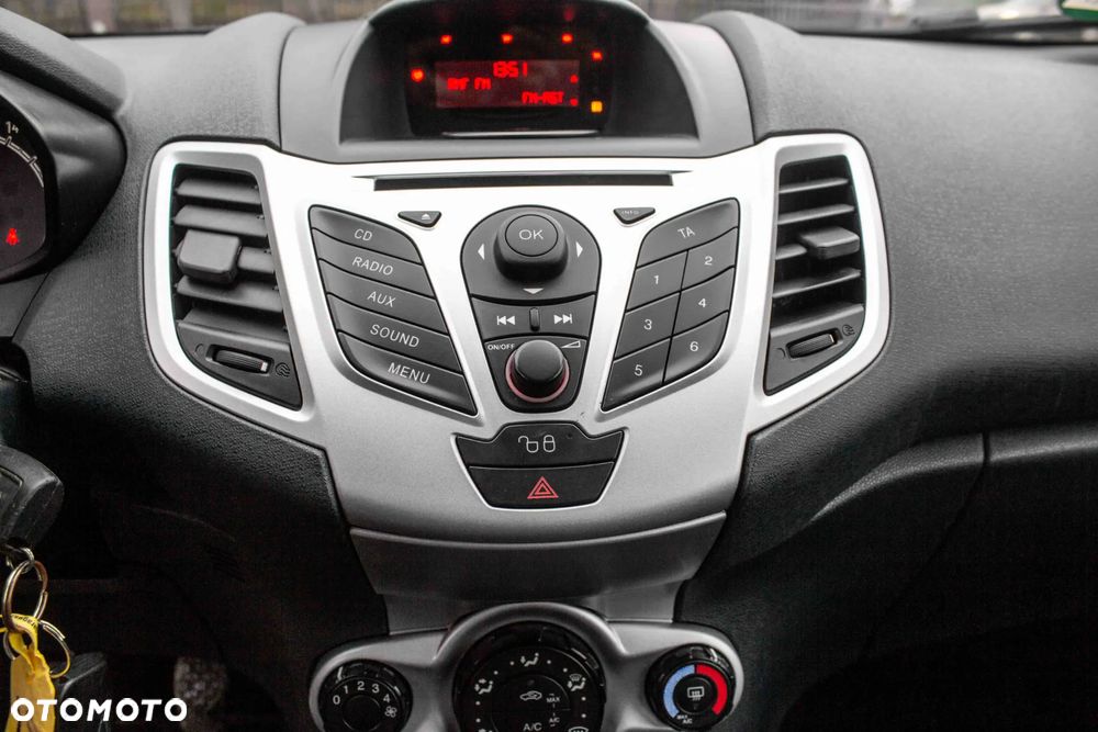 Ford Fiesta 1.4 Champions Edition - 16