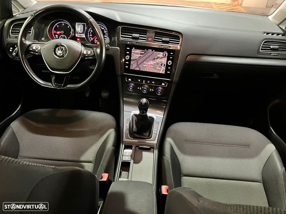 VW Golf Variant 1.6 TDi Confortline - 22