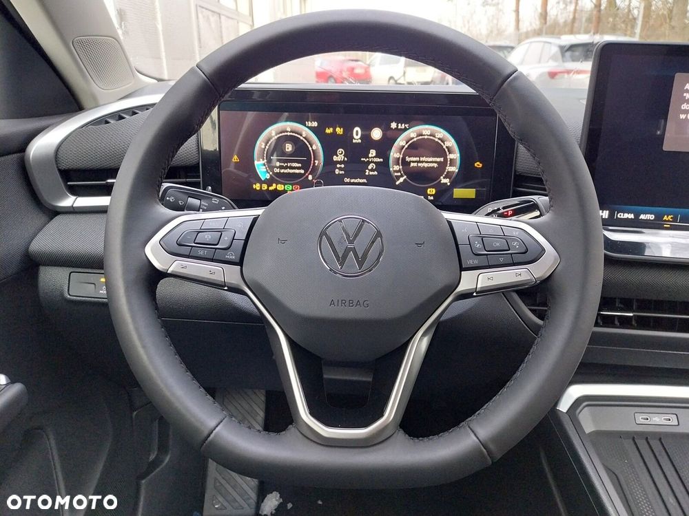 Volkswagen T-Roc - 8