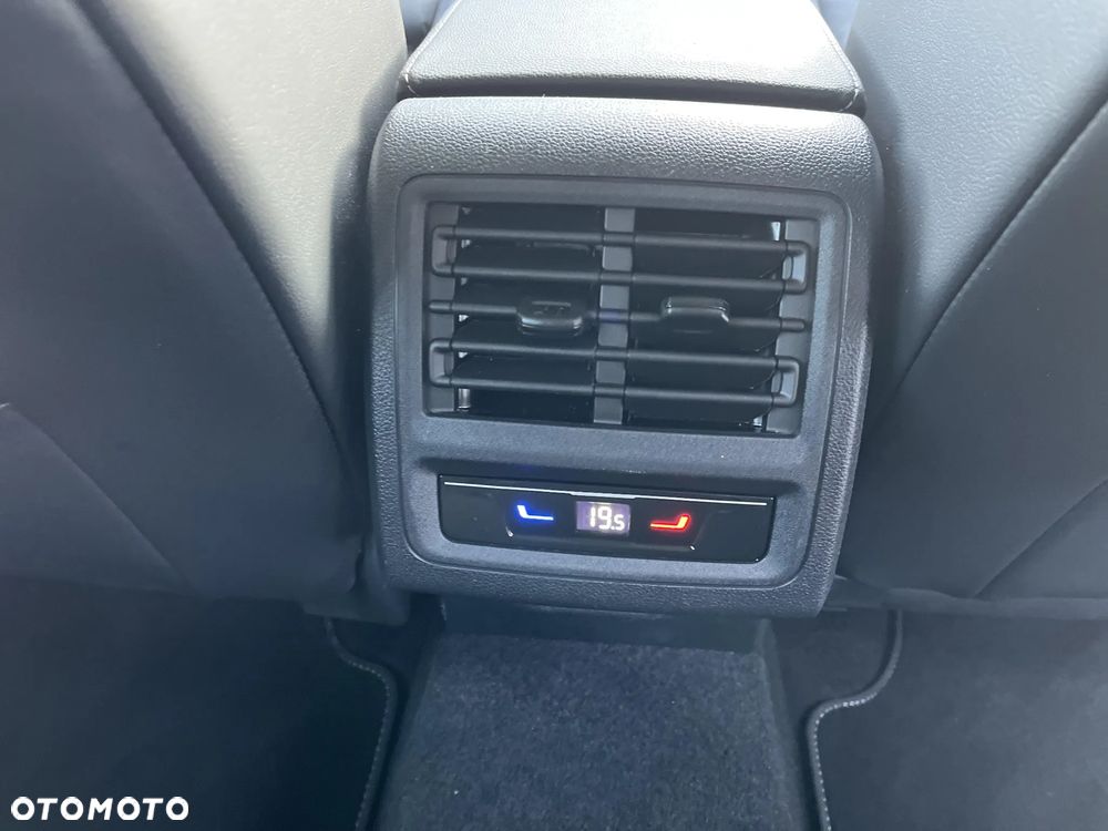 Volkswagen Golf Variant - 22