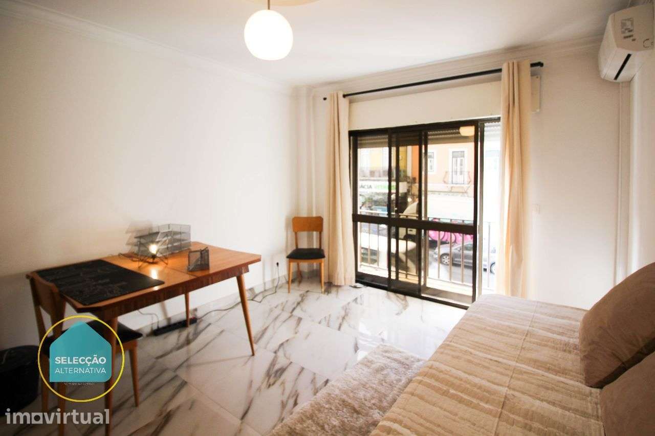 Quarto com serventia de toda casa e terraço - Grande imagem: 4/13