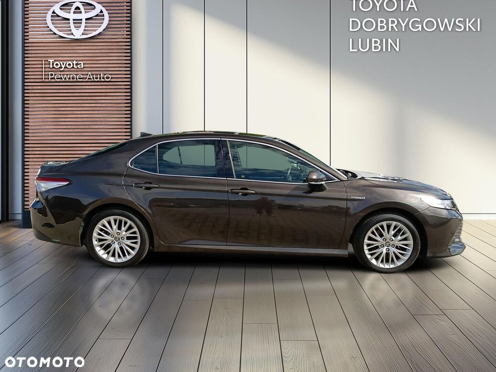 Toyota Camry 2.5 Hybrid Executive CVT - 6