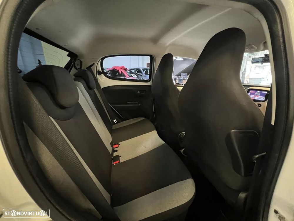 Citroën C1 1.0 VTi Elle — fotografia 9