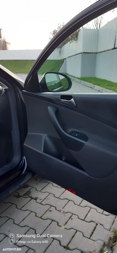 Volkswagen Passat - 12