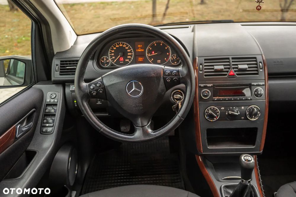 Mercedes-Benz Klasa A 150 Elegance Polar Star - 25