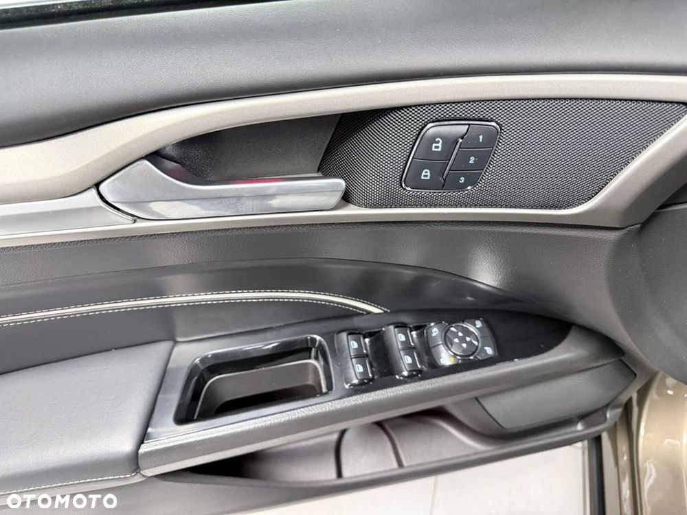 Ford Mondeo Vignale 2.0 TDCi 4WD PowerShift - 31