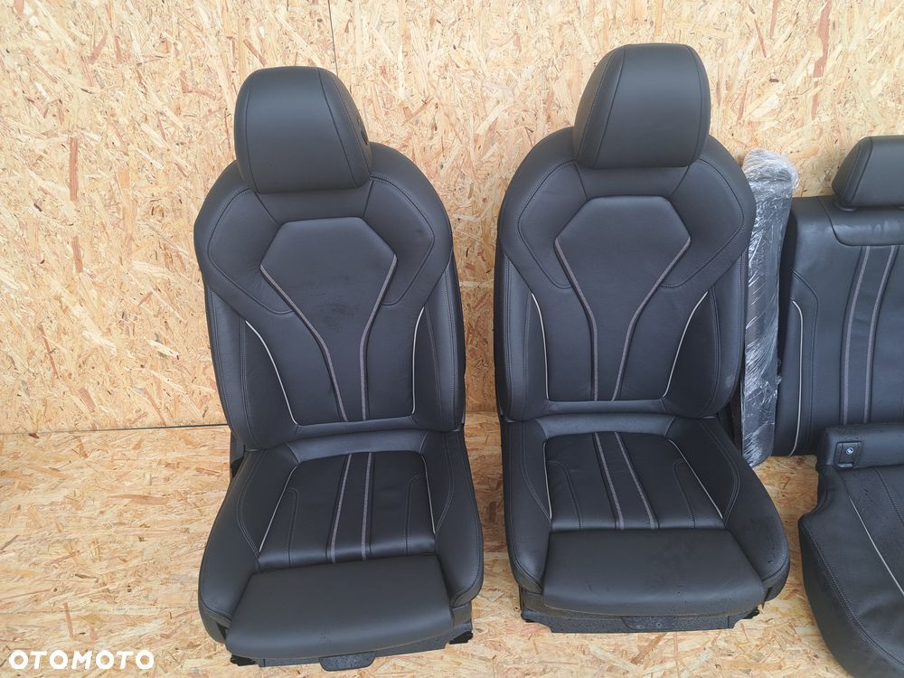 BMW 5 G30 LCI czarne wnętrze Mpakiet skóra grzane elektryka pamięć tunel 4szt boczkiNowe! - 1