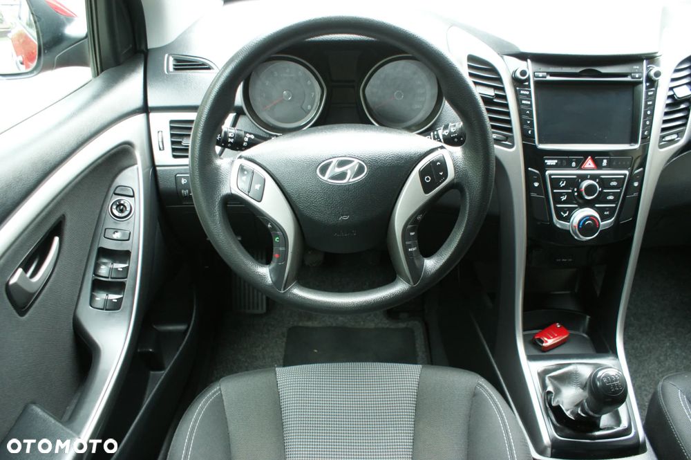 Hyundai i30 1.4 Intro Edition - 4