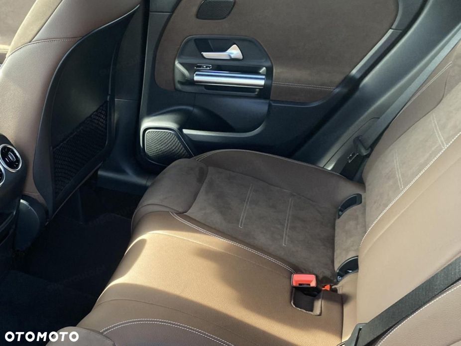 Mercedes-Benz GLA 200 AMG Line - 15