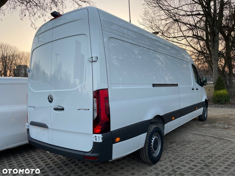 Mercedes-Benz Sprinter - 2