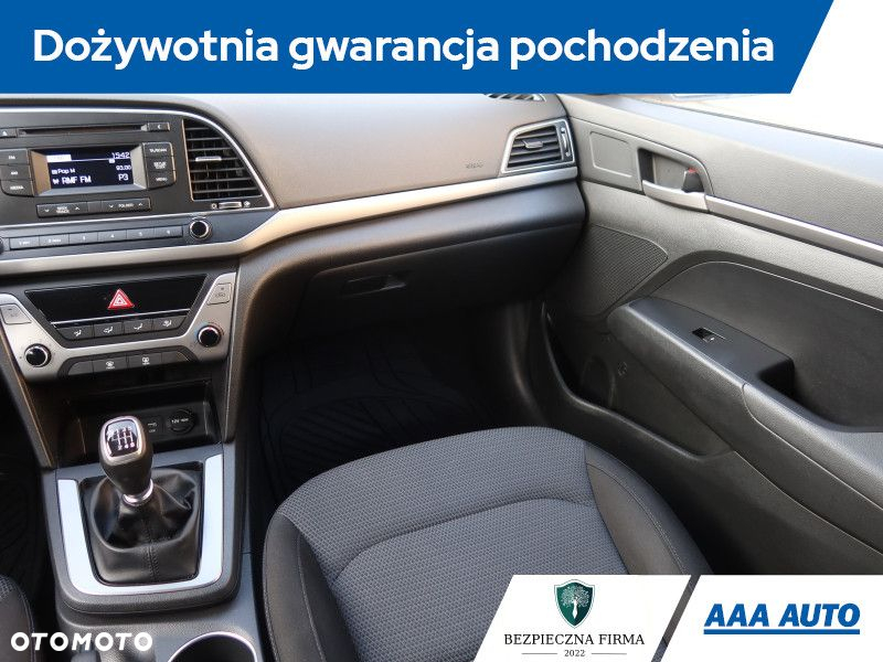 Hyundai Elantra - 9