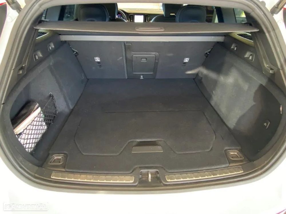 Volvo V60 2.0 T6 AWD TE Plus Dark - 13