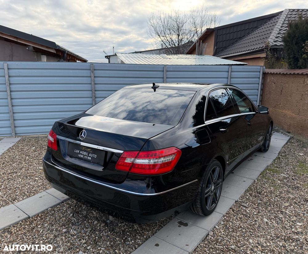 Mercedes-Benz E 220 CDI DPF BlueEFFICIENCY Automatik Avantgarde - 3