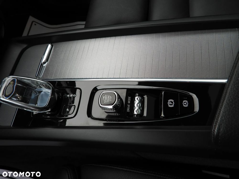 Volvo XC 60 B4 D Geartronic Inscription - 32