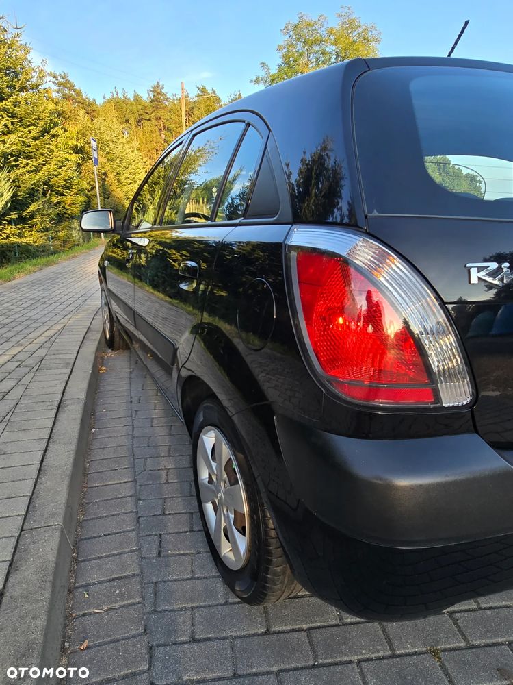 Kia Rio - 20