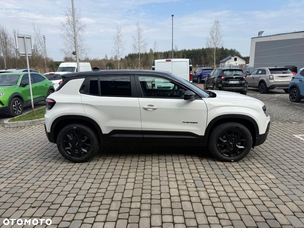 Jeep Avenger 1.2 T3 mHEV Black Edition FWD eDCT6 - 4