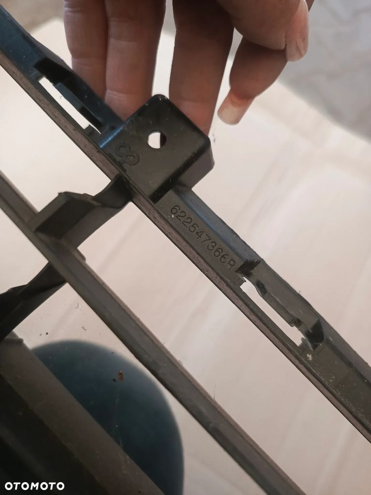 KRATKA ZDERZAKA PRZÓD RENAULT MEGANE III LIFT 622547366R - 6