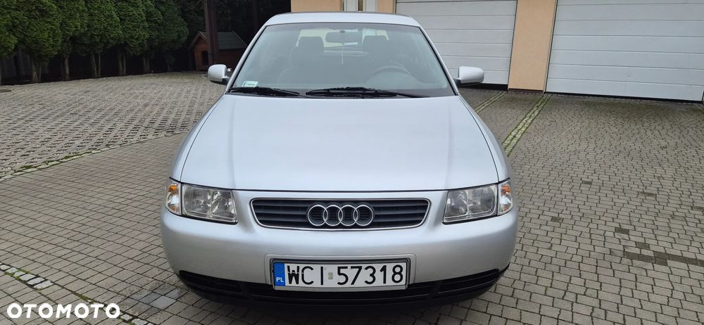 Audi A3 Sportback 1.6 Ambiente - 4