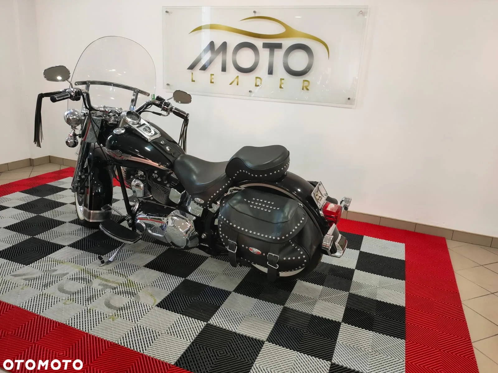 Harley-Davidson Softail Heritage Classic - 27
