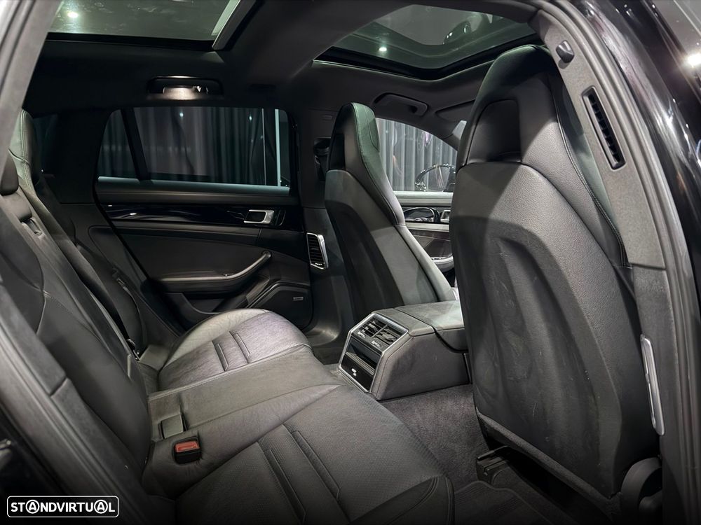 Porsche Panamera Sport Turismo 4 E-Hybrid - 34