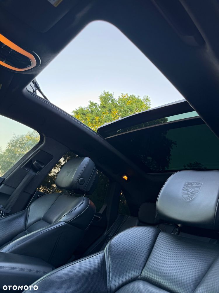 Porsche Macan Turbo - 19