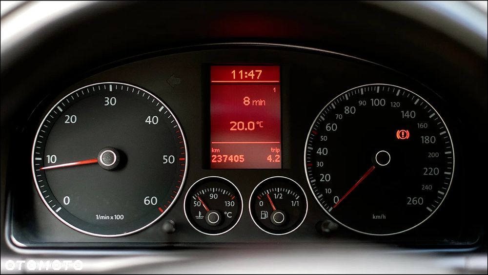 Volkswagen Touran - 24