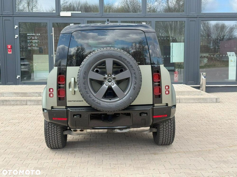 Land Rover Defender - 10