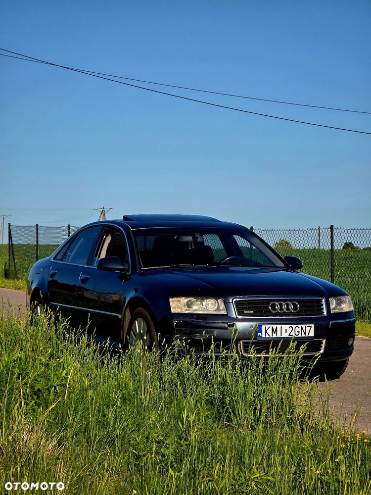 Audi A8 4.2 Quattro - 1