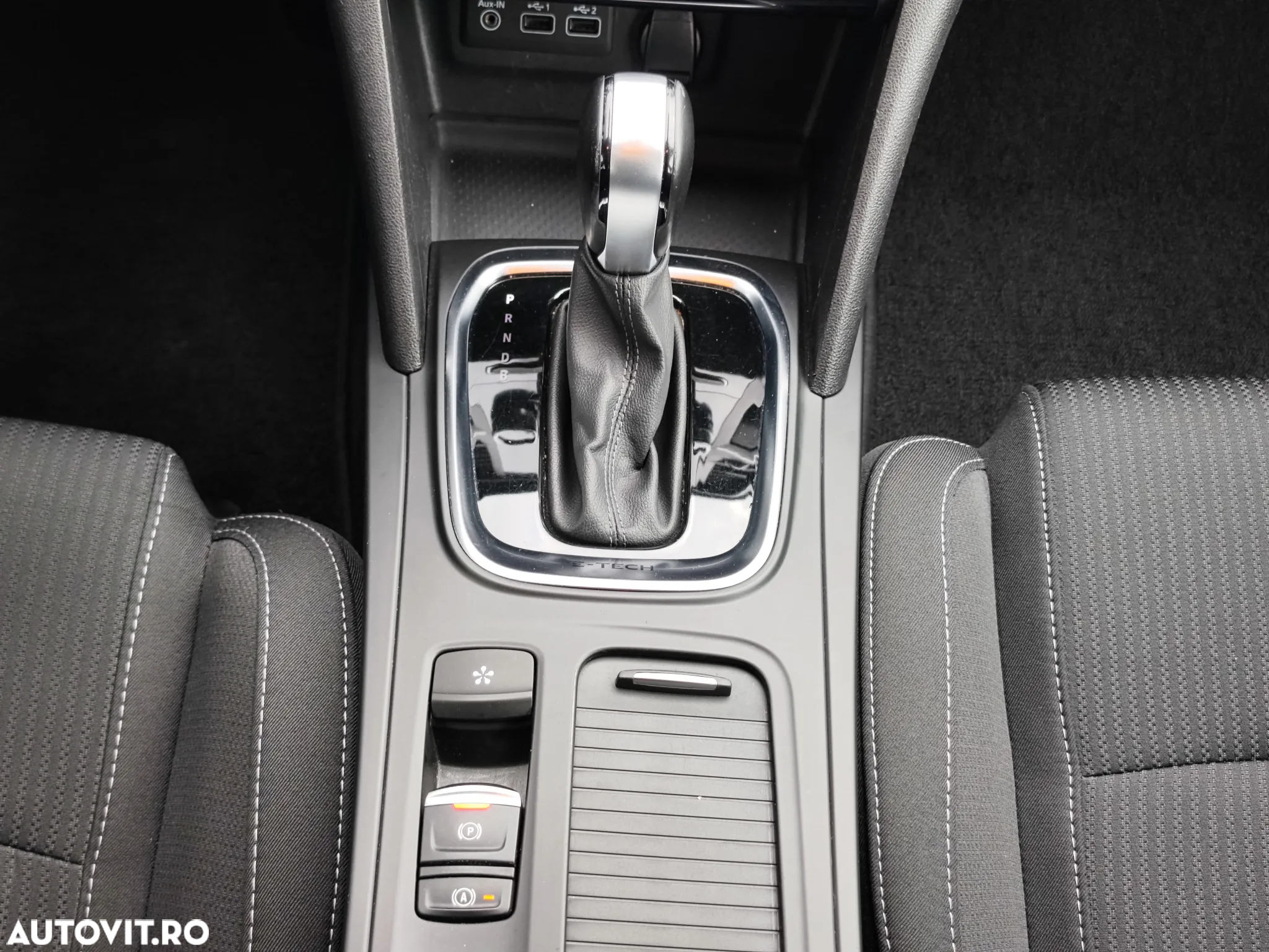 Renault Megane Grandtour E-TECH Plug-in 160 BUSINESS EDITION - 20