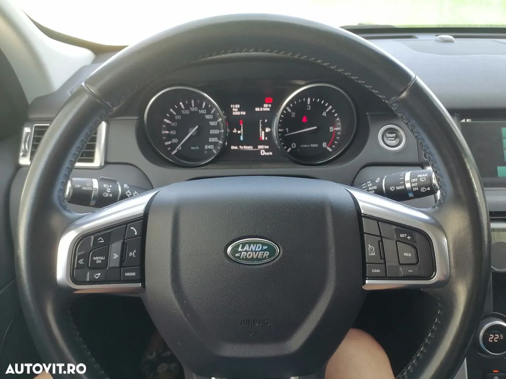 Land Rover Discovery Sport - 12