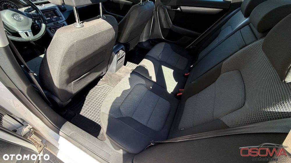 Volkswagen Passat - 20
