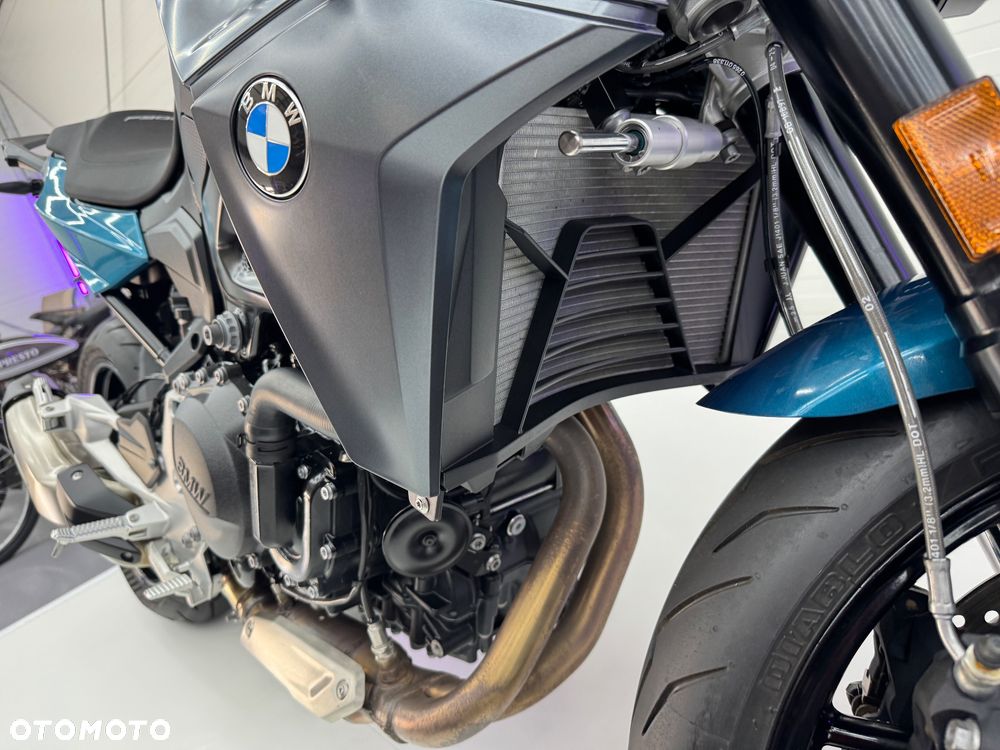 BMW F - 15