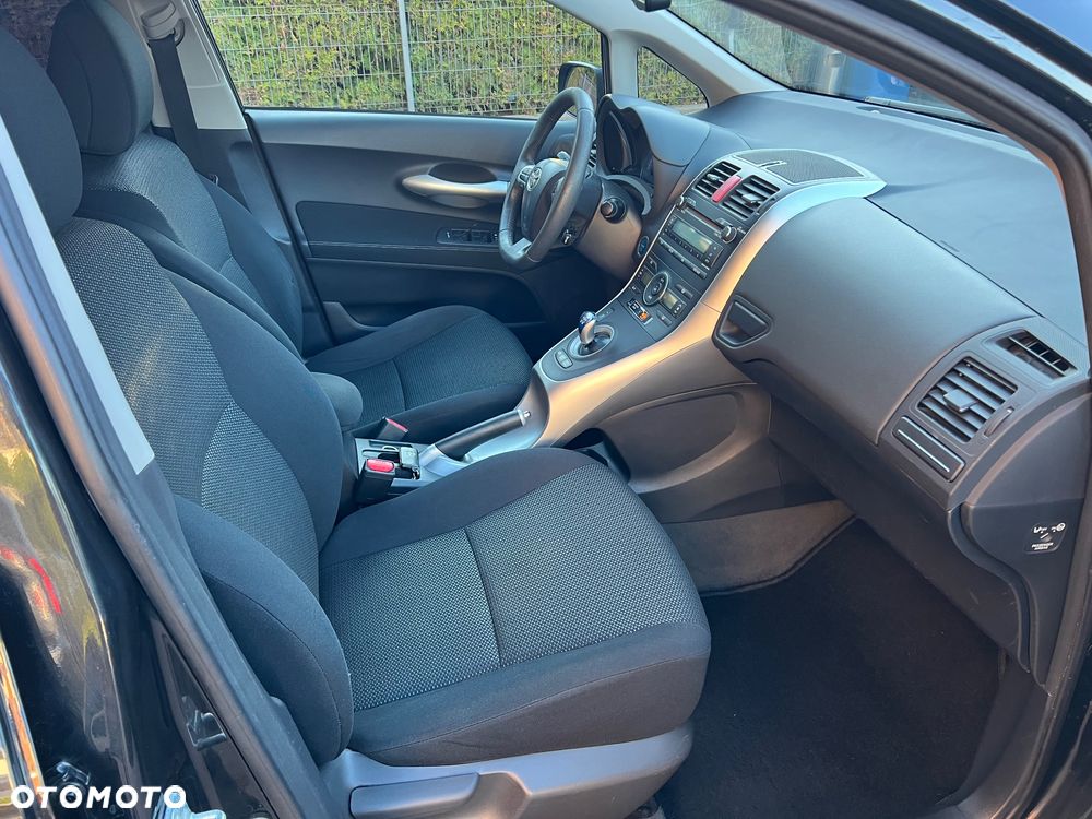 Toyota Auris - 25