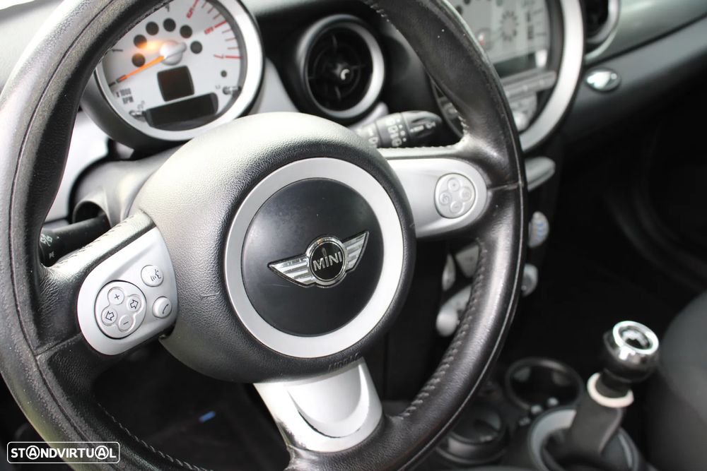 MINI 3 Portas Cooper D - 18