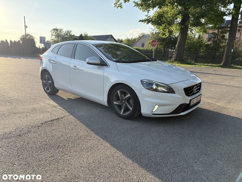 Volvo V40 D2 Drive-E R-Design Kinetic - 1