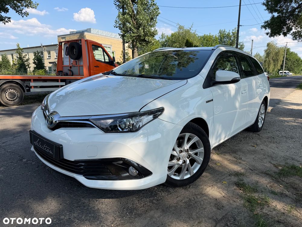 Toyota Auris Hybrid 135 Premium - 2