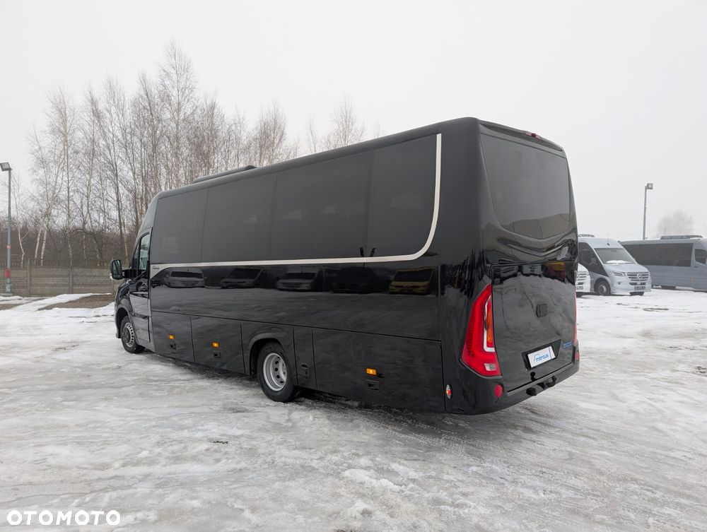 Mercedes-Benz Sprinter 519 - 12