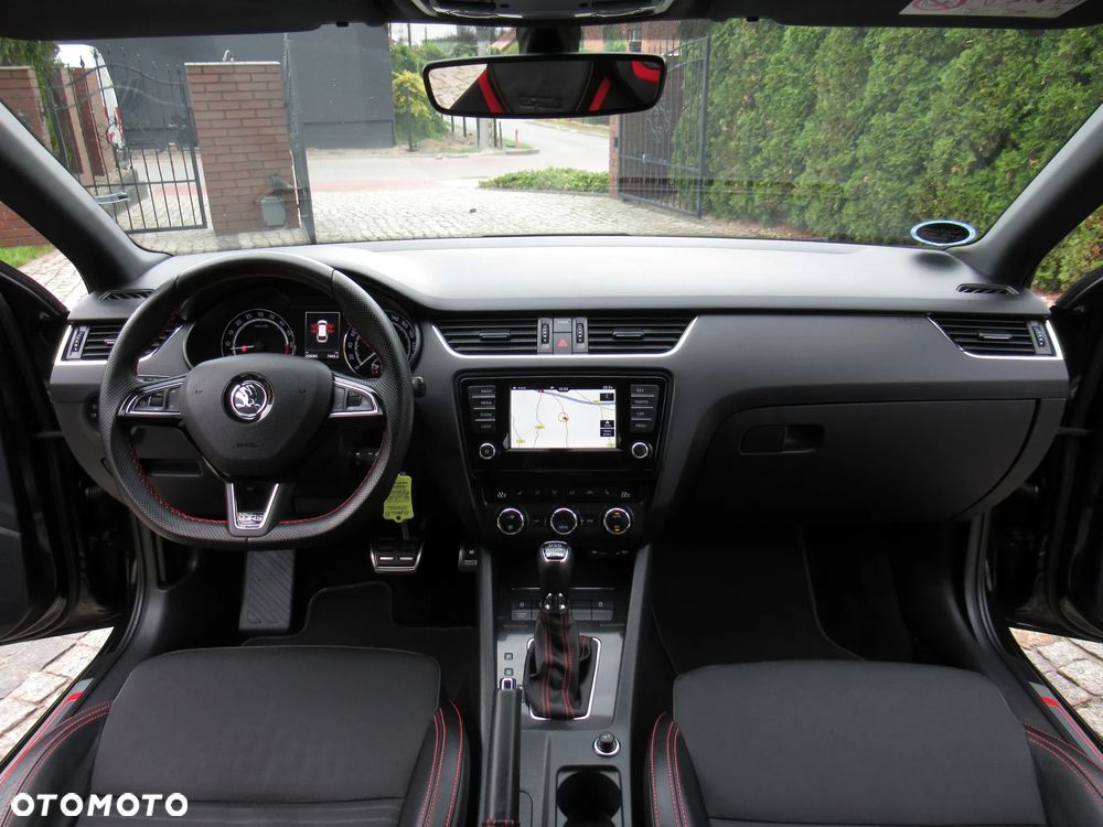 Skoda Octavia 2.0 TDI DSG RS - 36